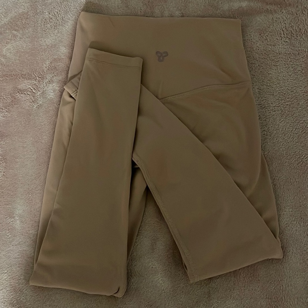 TnaBUTTER™ Cheeky Hi-Rise Legging